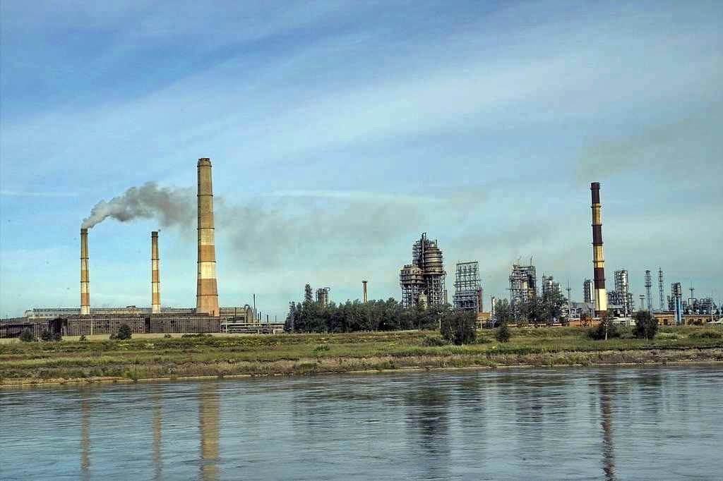 Historic photograph of the Pioneer Oil Refinery, Star Oil Works