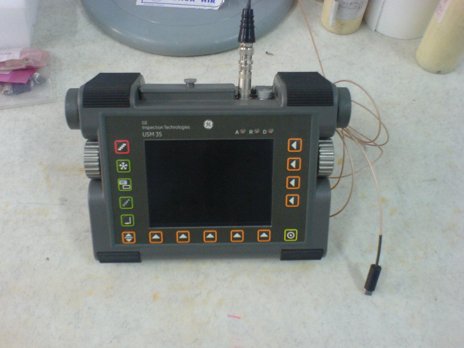 A GE USM 35X portable ultrasonic flaw detector